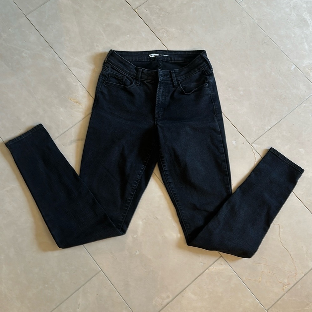 Old Navy Pop Icon Skinny black jeans.